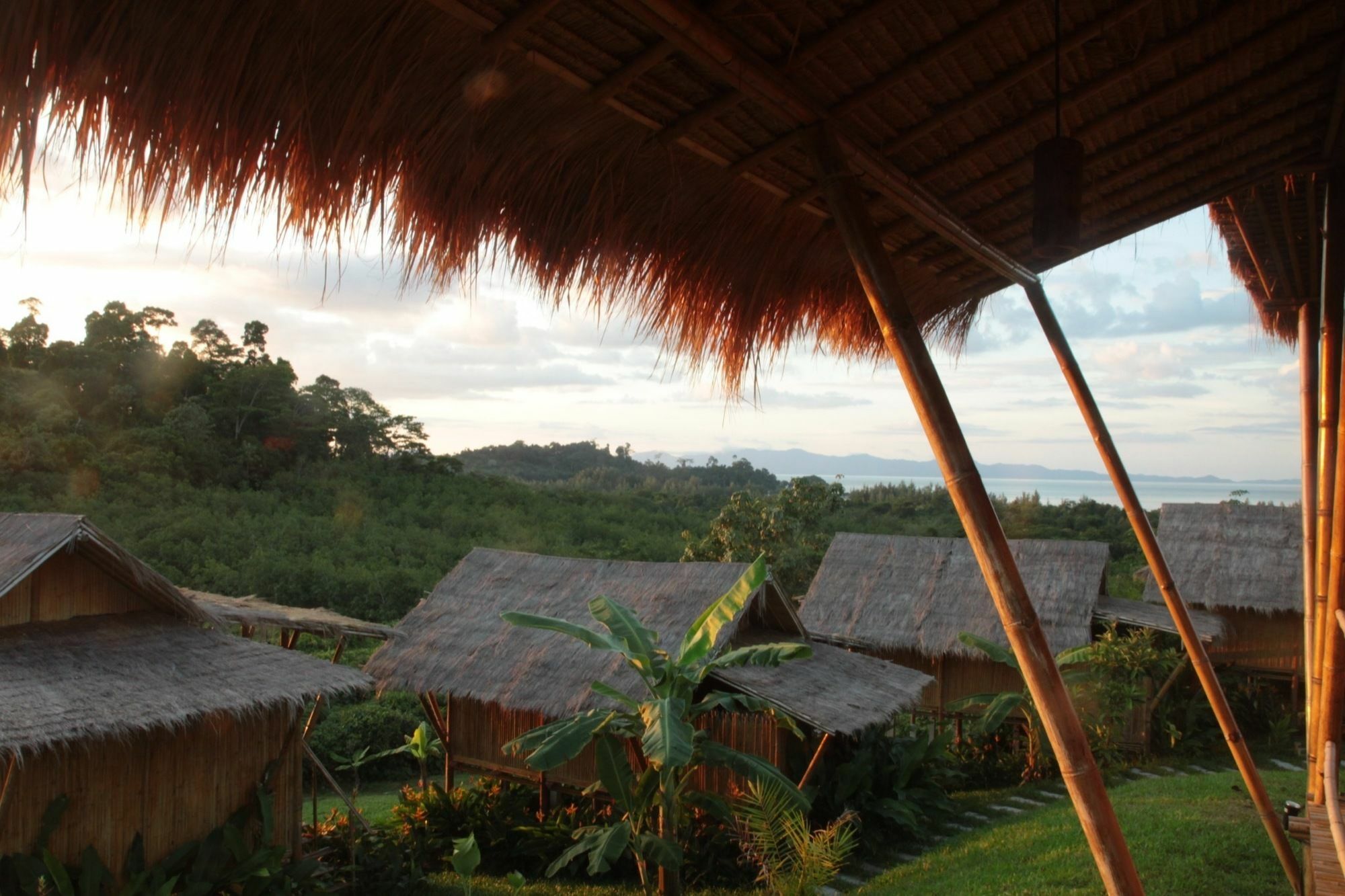 Phuree Hut Koh Phayam Exterior photo